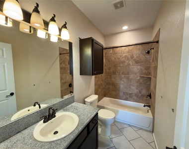 216 Anne Louise Dr - Photo Thumbnail 18