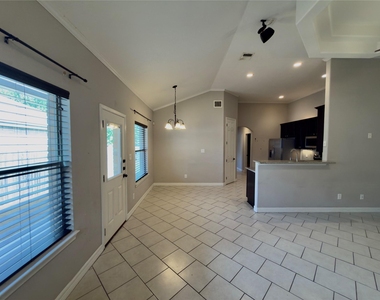 216 Anne Louise Dr - Photo Thumbnail 3