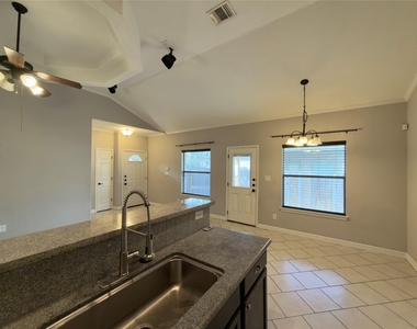 216 Anne Louise Dr - Photo Thumbnail 9