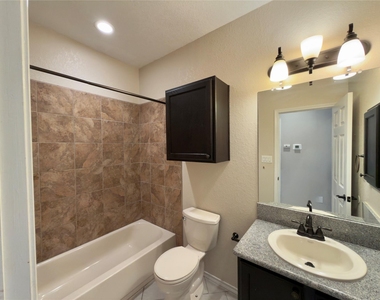 216 Anne Louise Dr - Photo Thumbnail 14