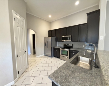 216 Anne Louise Dr - Photo Thumbnail 7
