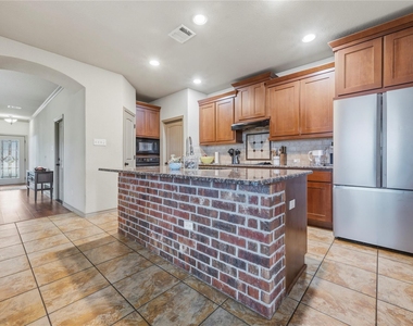 8318 Campeche Bay Pl - Photo Thumbnail 11