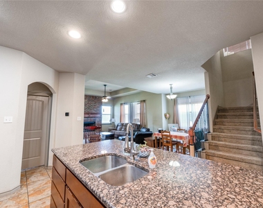 8318 Campeche Bay Pl - Photo Thumbnail 14