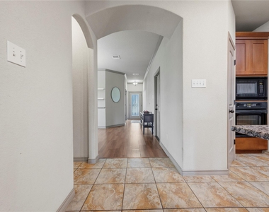 8318 Campeche Bay Pl - Photo Thumbnail 10