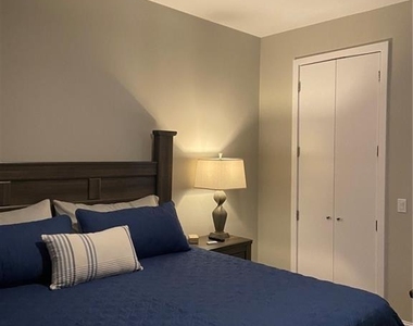 507 Sabine St - Photo Thumbnail 16