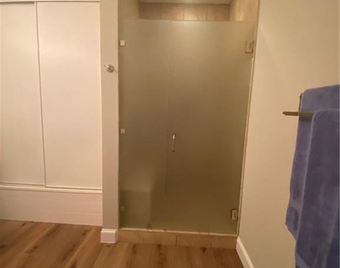 507 Sabine St - Photo Thumbnail 21