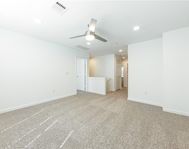 1804 Bonham Ln - Photo Thumbnail 8
