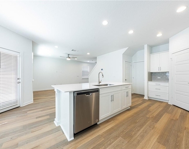 1804 Bonham Ln - Photo Thumbnail 5