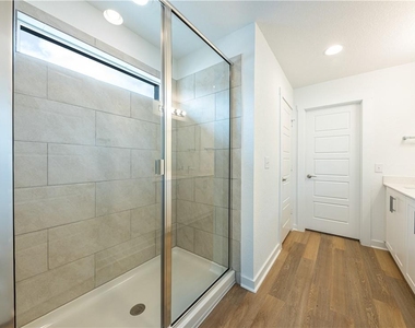 1804 Bonham Ln - Photo Thumbnail 11