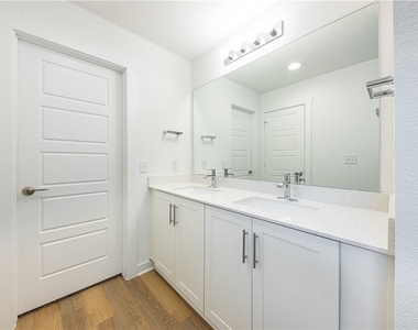 1804 Bonham Ln - Photo Thumbnail 12