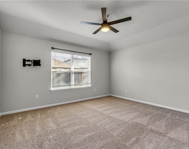 200 Sandhill Piper St - Photo Thumbnail 8