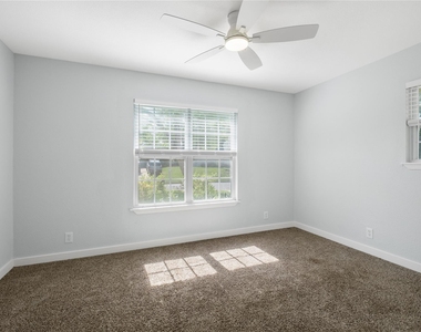 5504 Coventry Ln - Photo Thumbnail 9