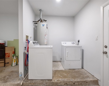5504 Coventry Ln - Photo Thumbnail 16