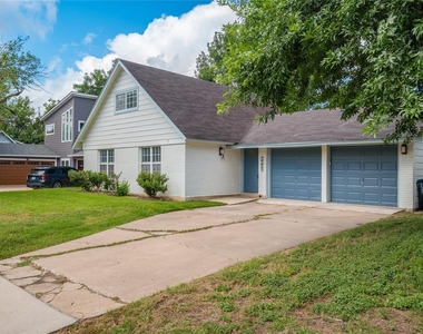 5504 Coventry Ln - Photo Thumbnail 1