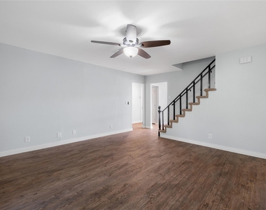 5504 Coventry Ln - Photo Thumbnail 5
