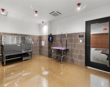 4315 S Congress Ave - Photo Thumbnail 31