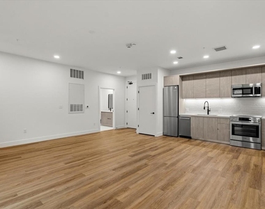 4315 S Congress Ave - Photo Thumbnail 12