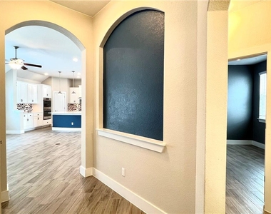 197 Santa Maria St - Photo Thumbnail 3