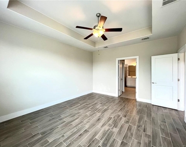 197 Santa Maria St - Photo Thumbnail 16