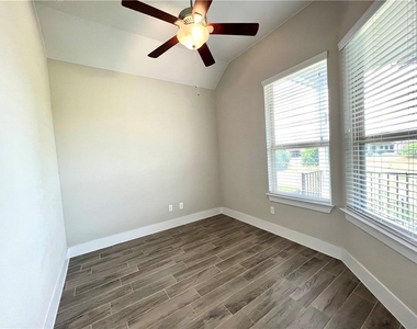 197 Santa Maria St - Photo Thumbnail 19