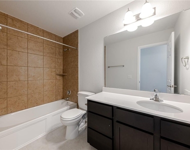 705 Durness Dr - Photo Thumbnail 20