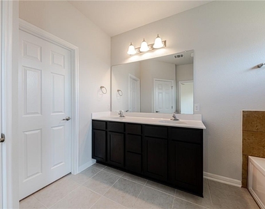 705 Durness Dr - Photo Thumbnail 10