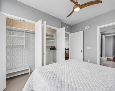 300 Bowie St - Photo Thumbnail 13