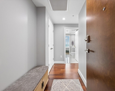 300 Bowie St - Photo Thumbnail 3