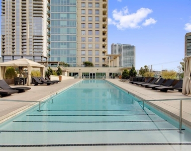 300 Bowie St - Photo Thumbnail 20