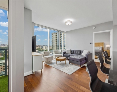 300 Bowie St - Photo Thumbnail 4
