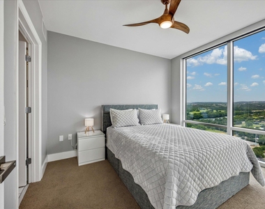 300 Bowie St - Photo Thumbnail 12