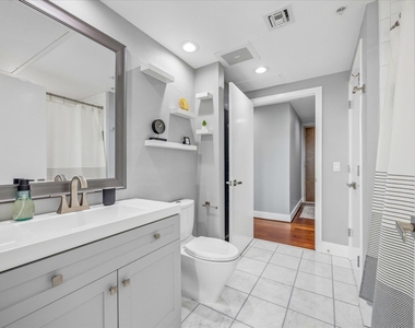 300 Bowie St - Photo Thumbnail 14