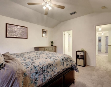 9112 Swanson Ln - Photo Thumbnail 12