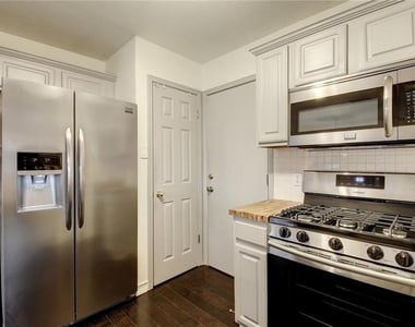 9112 Swanson Ln - Photo Thumbnail 10