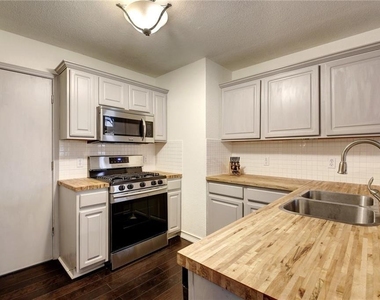 9112 Swanson Ln - Photo Thumbnail 8