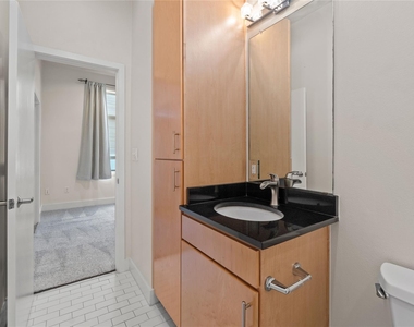 1702 S Lamar Blvd - Photo Thumbnail 14