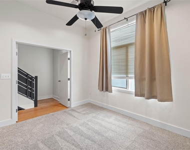 1702 S Lamar Blvd - Photo Thumbnail 12