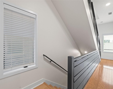 1702 S Lamar Blvd - Photo Thumbnail 10