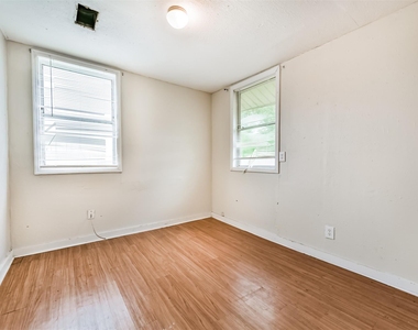 639 E St Charles Dr - Photo Thumbnail 11