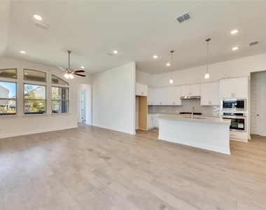 2920 Youngwood St - Photo Thumbnail 11