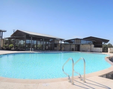 2920 Youngwood St - Photo Thumbnail 20