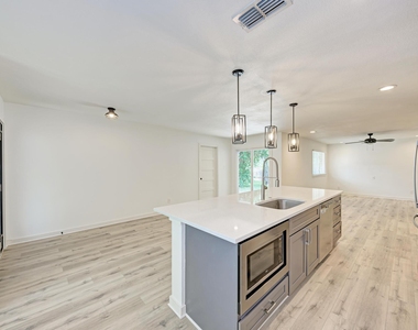 6700 Kings Pt - Photo Thumbnail 11