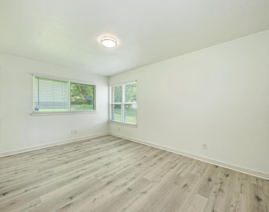 6700 Kings Pt - Photo Thumbnail 26