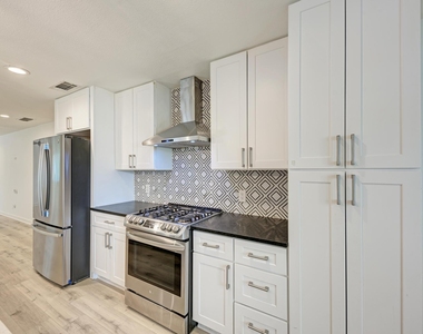 6700 Kings Pt - Photo Thumbnail 12