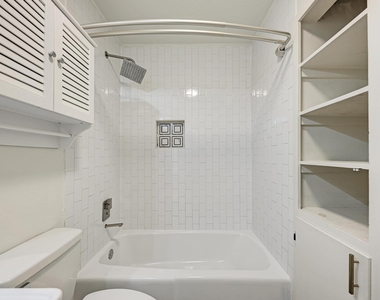6700 Kings Pt - Photo Thumbnail 32