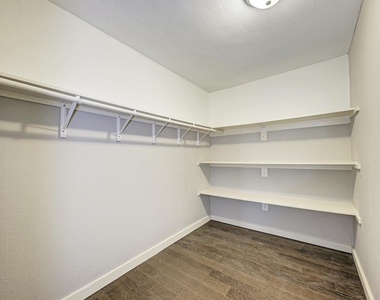 6700 Kings Pt - Photo Thumbnail 25