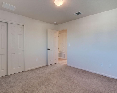 18418 Mammoth Cave Blvd - Photo Thumbnail 18