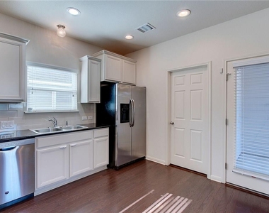 18418 Mammoth Cave Blvd - Photo Thumbnail 9