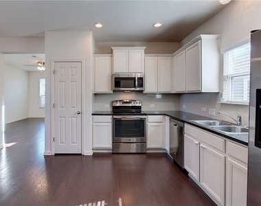 18418 Mammoth Cave Blvd - Photo Thumbnail 8