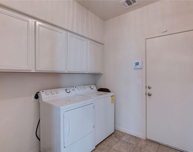 18418 Mammoth Cave Blvd - Photo Thumbnail 10